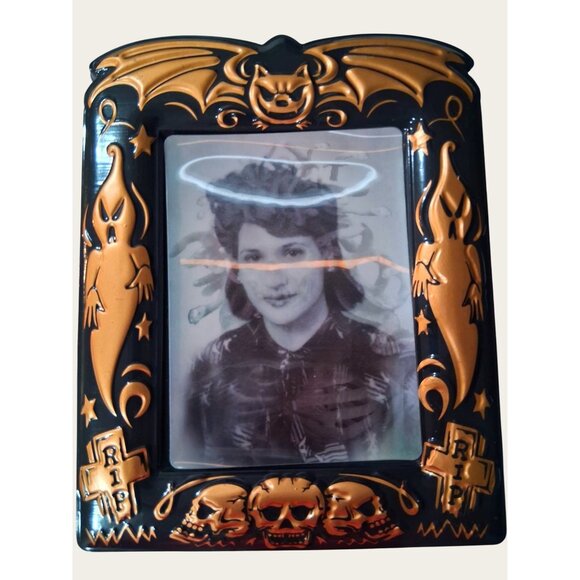 3D Medusa Vintage Photo Frame With Lenticular Portrait Of Woman Skeleton Transfo - Picture 5 of 9
